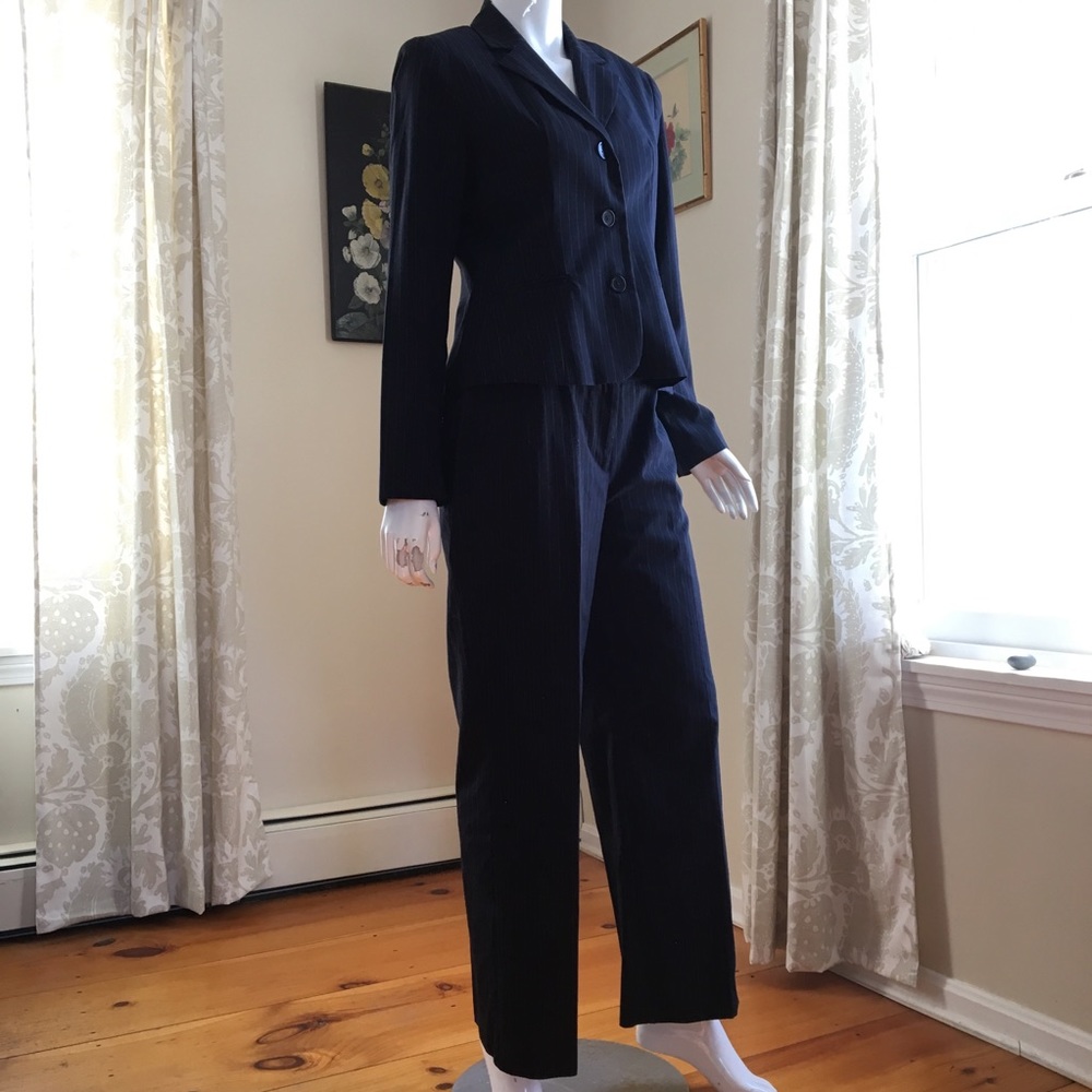 Van Heusen navy pinstriped pant suit